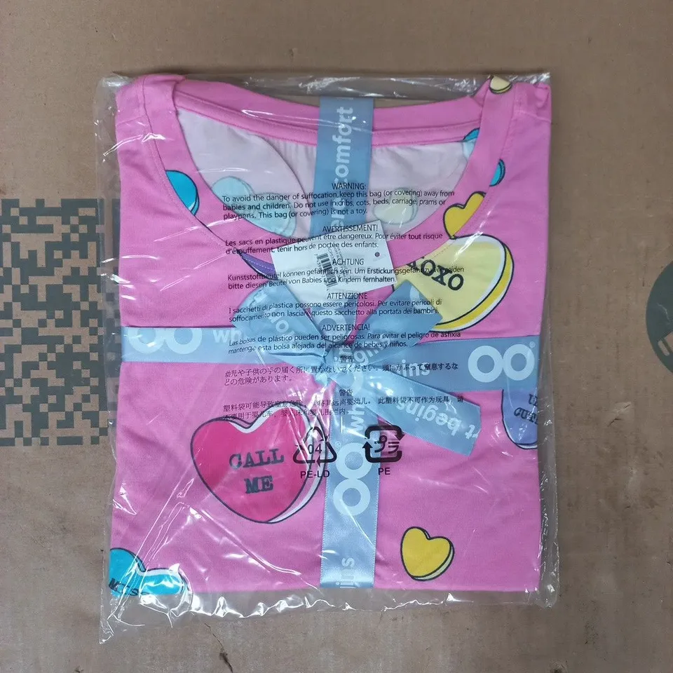 BAGGED OODIE LOVE HEARTS SLEEP TEE IN PINK SIZE 3XL