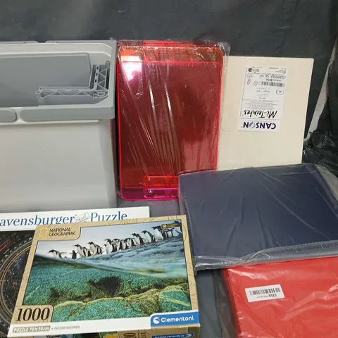 LOT OF APPROXIMATELY 20 ASSORTED ITEMS TO INCLUDE JIGSAWS, ROASTING DISH AND OFFICE ITEMS