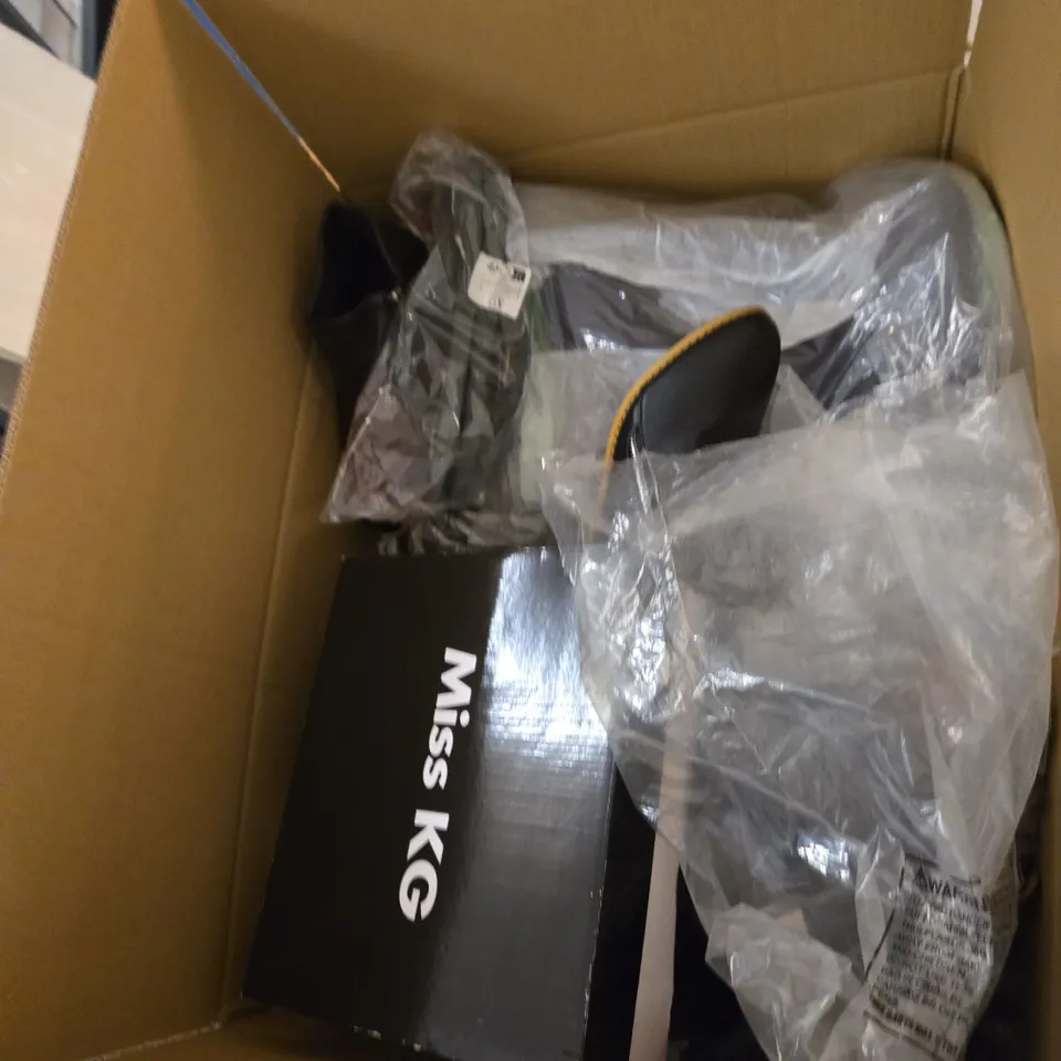 BOX OF APPROXIMATELY 15 ASSORTED SHOES TO INCLUDE: UK 11.5 OUTDOOR SHOES