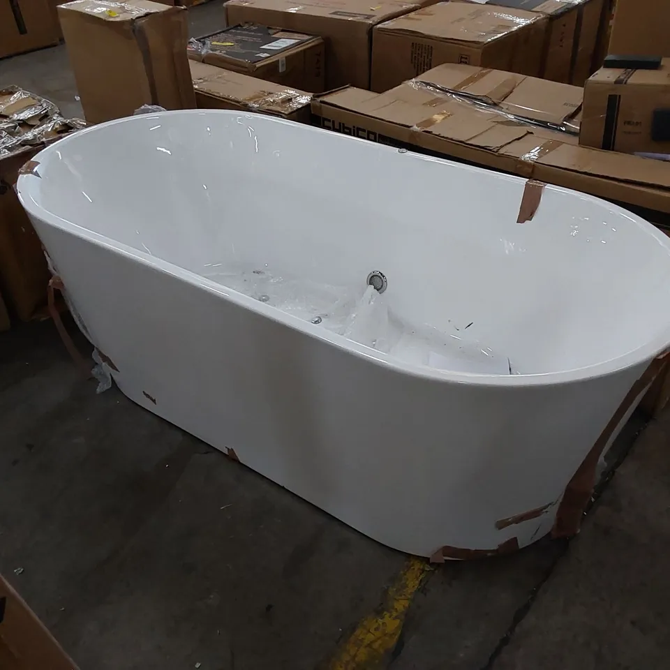 LARGE DESIGNER BATH 