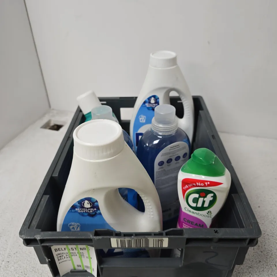 APPROXIMATELY 7 ASSORTED HOUSEHOLD LIQUIDS INCLUDING CIF CLEANBOOST AND DAZ LOTUS BREEZE 