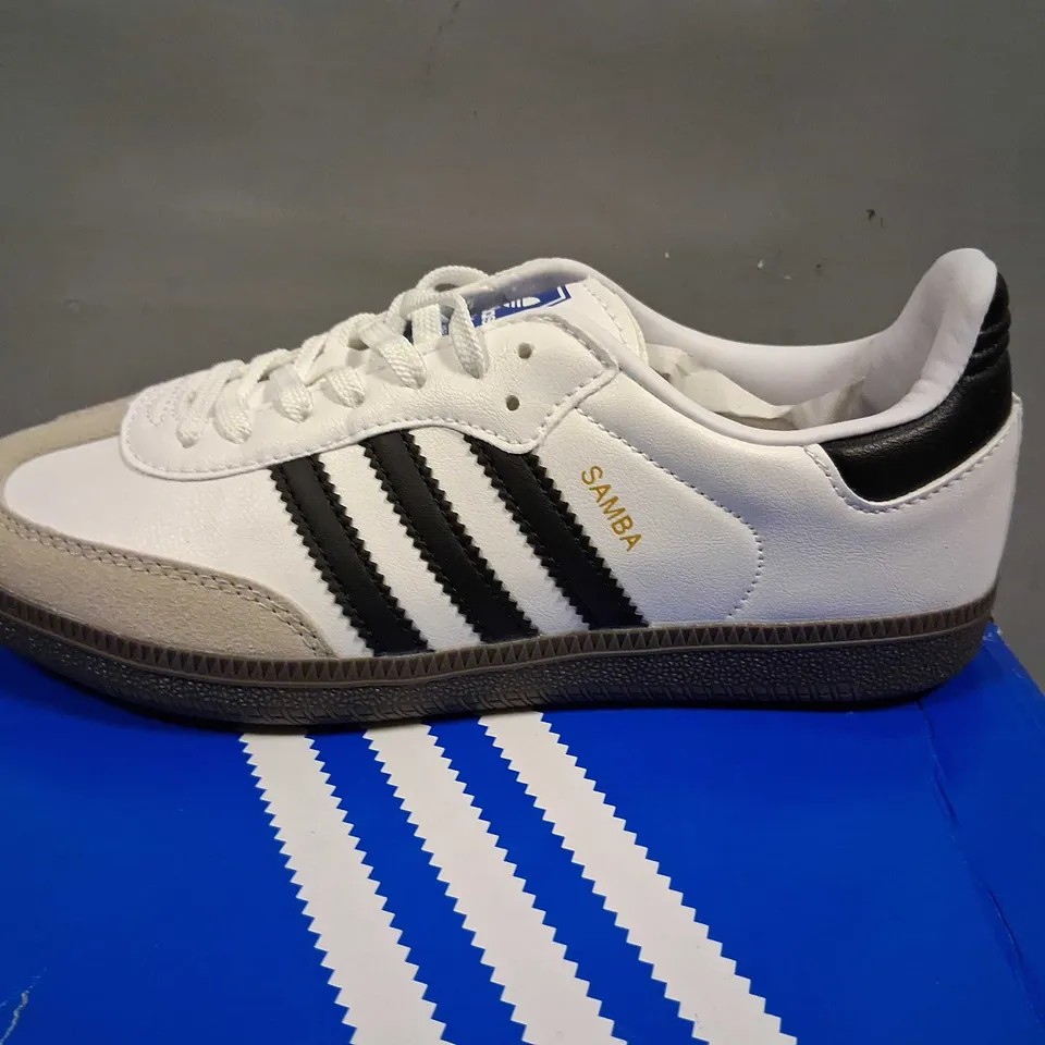 BOXED ADIDAS SAMBA VEGAN SIZE 6