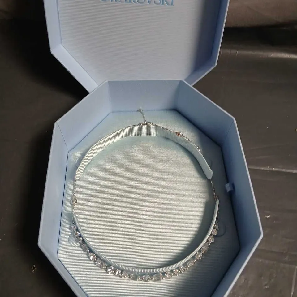 SWAROVSKI CRYSTAL NECKLACE IN SILVER TONE – BOXED