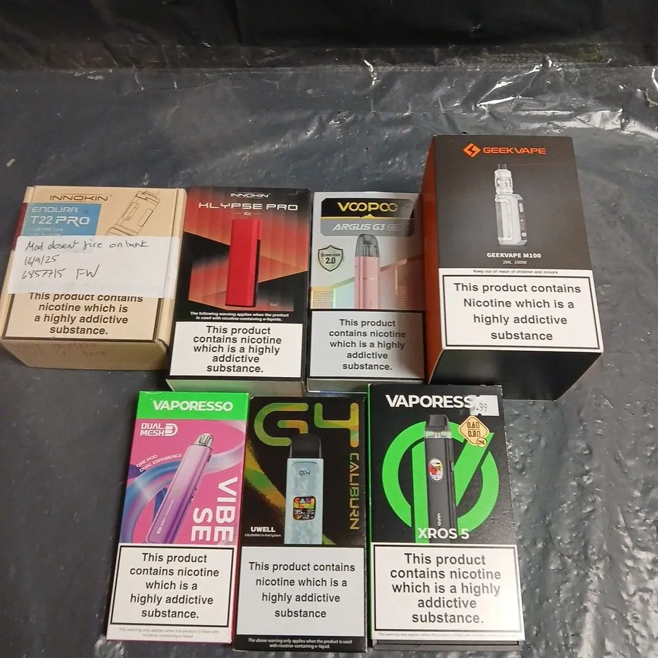 APPROXIMATELY 15 ASSORTED E-CIG PRODUCTS AND ACCESSORIES TO INCLUDE GEEKVAPE, VAPORESSO, INNOKIN ETC 