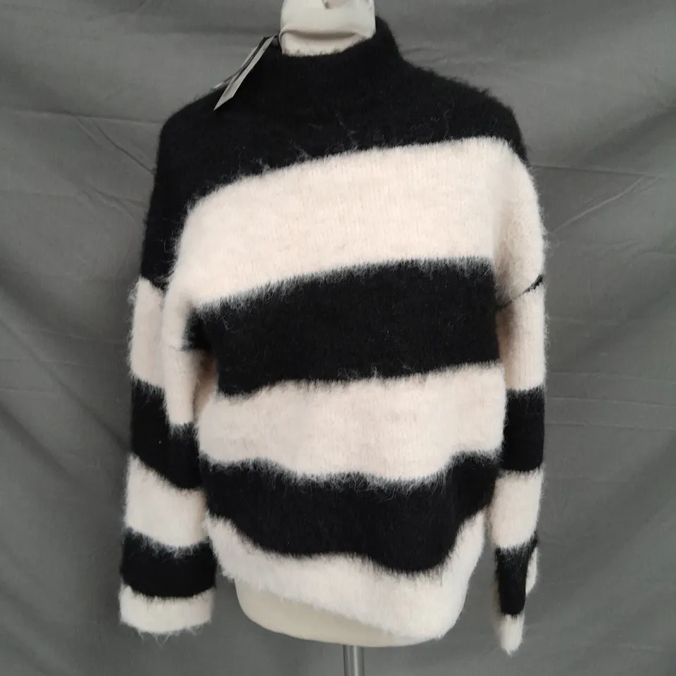 RIVER ISLAND CREAM & BLACK STRIPE JUMPER - MEDIUM