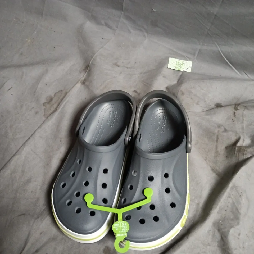 CROCS BAYABAND CLOG – GREY, UK 5 (EU 38) WITH TAG