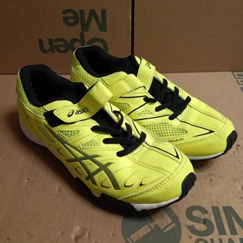 PAIR OF ASICS NEON YELLOW RUNNING SHOES – UK 5.5 