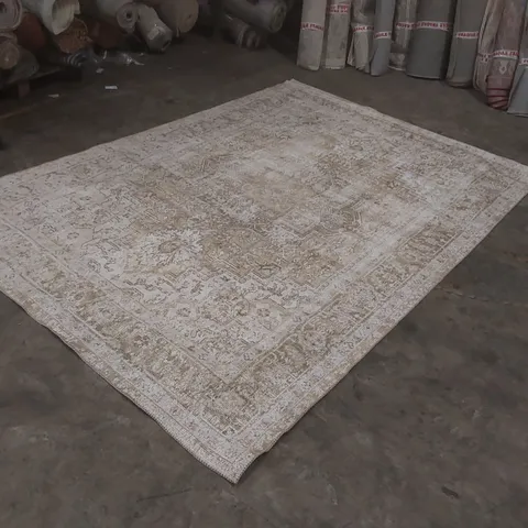QUALITY DESIGNER PATTERNED RUG - APPROXIMATELY