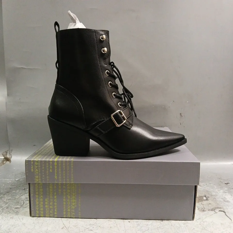 BOXED PAIR OF KOI HAWK POINTED COWBOY BOOTS IN BLACK SIZE UK 5