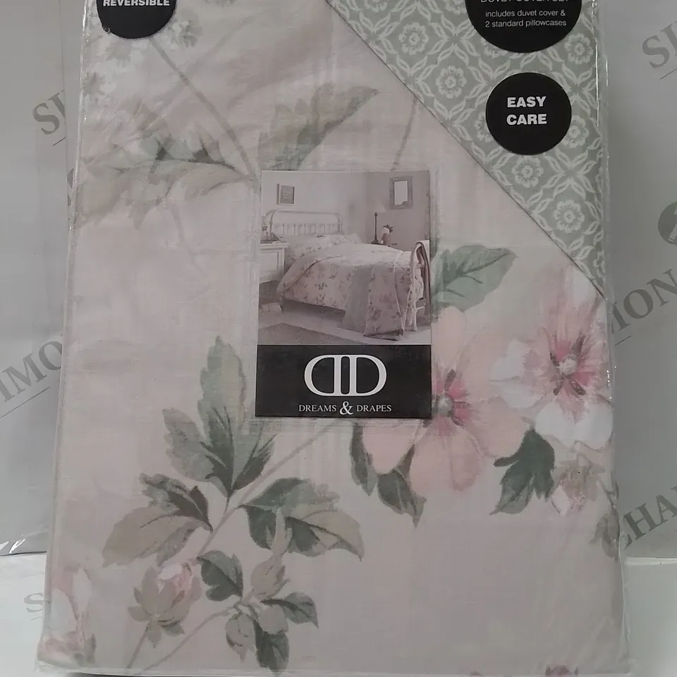 BRAND NEW DREAMS & DRAPES SUPER KING DUVET COVER SET WITH FLORAL DESIGN 