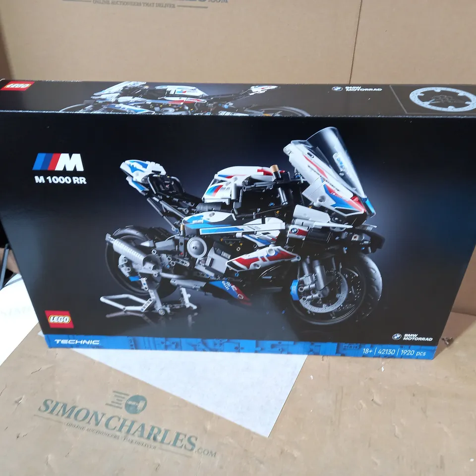 BOXED LEGO TECHNIC BMW M 1000 RR MOTORRAD SET