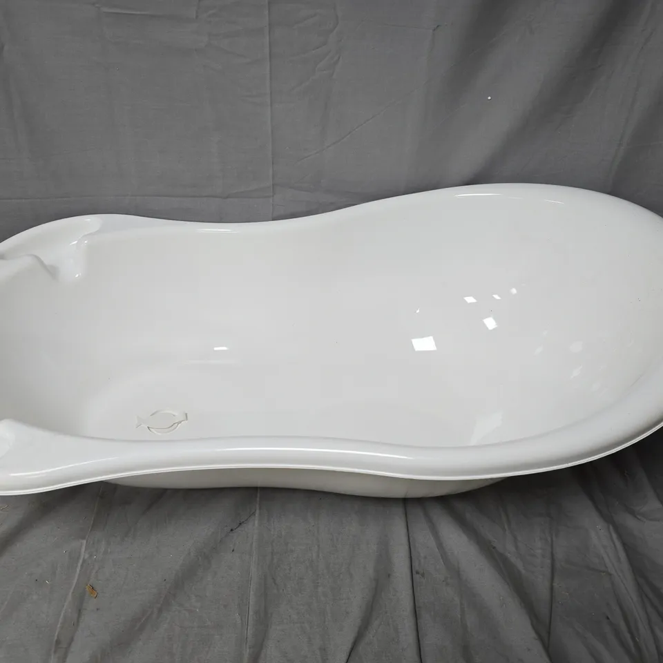 FREESTANDING WHITE BABY BATH - COLLECTION ONLY 