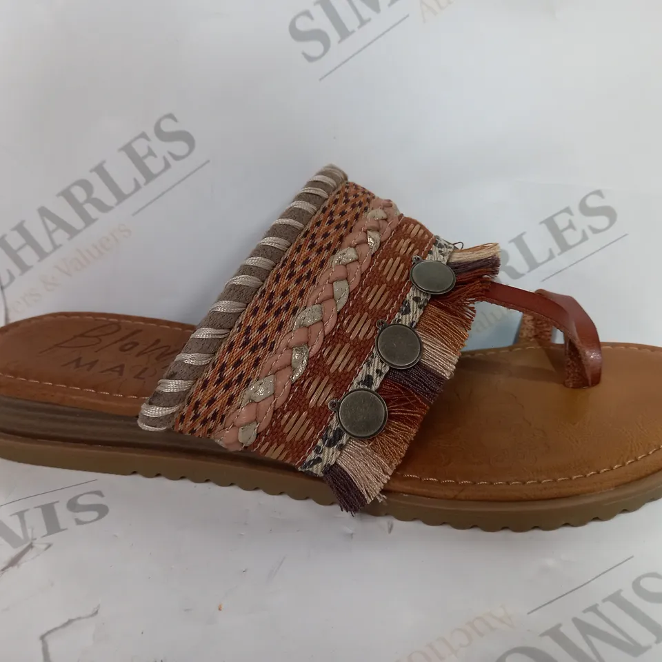BLOWFISH MALIBU OPEN TOE SANDALS - SIZE 6