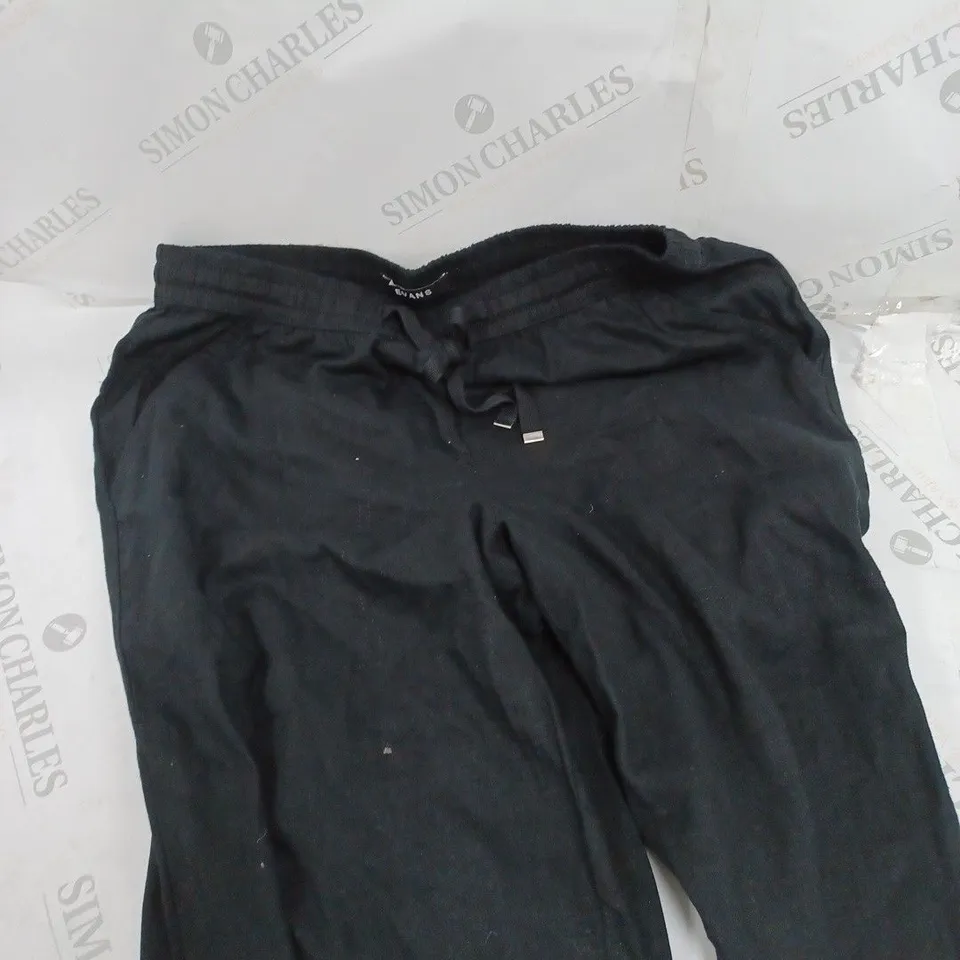 BOX OF APPROXIMATELY 10 ASSORTED CLOTHING PRODUCTS IN VARIOUS SIZES TO INCLUDE SHOES, SHIRTS, PANTS ETC