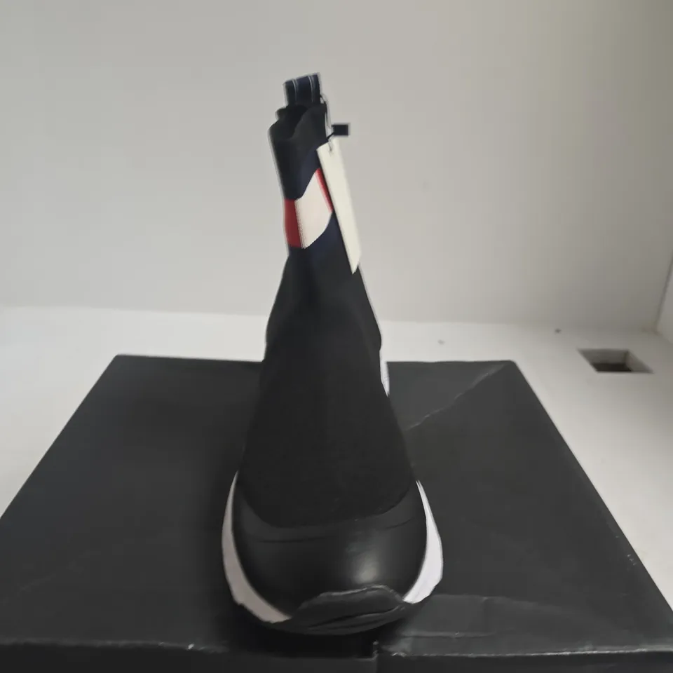 BOXED PAIR OF TOMMY HILFIGER BLACK BOOTIE SNEAKER – UK SIZE 7