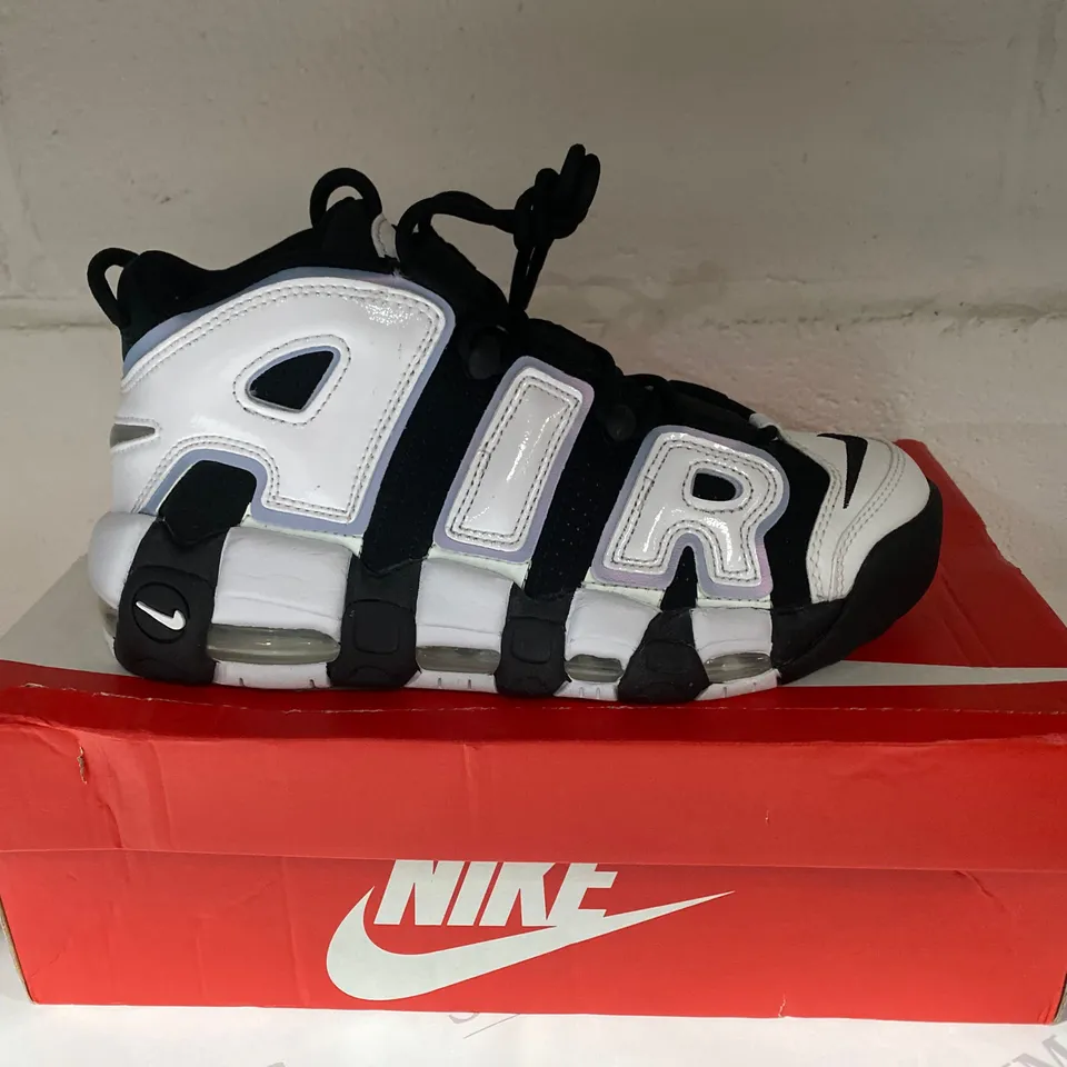 BOXED PAIR OF NIKE AIR MORE UPTEMPO '96 TRAINERS SIZE 5.5