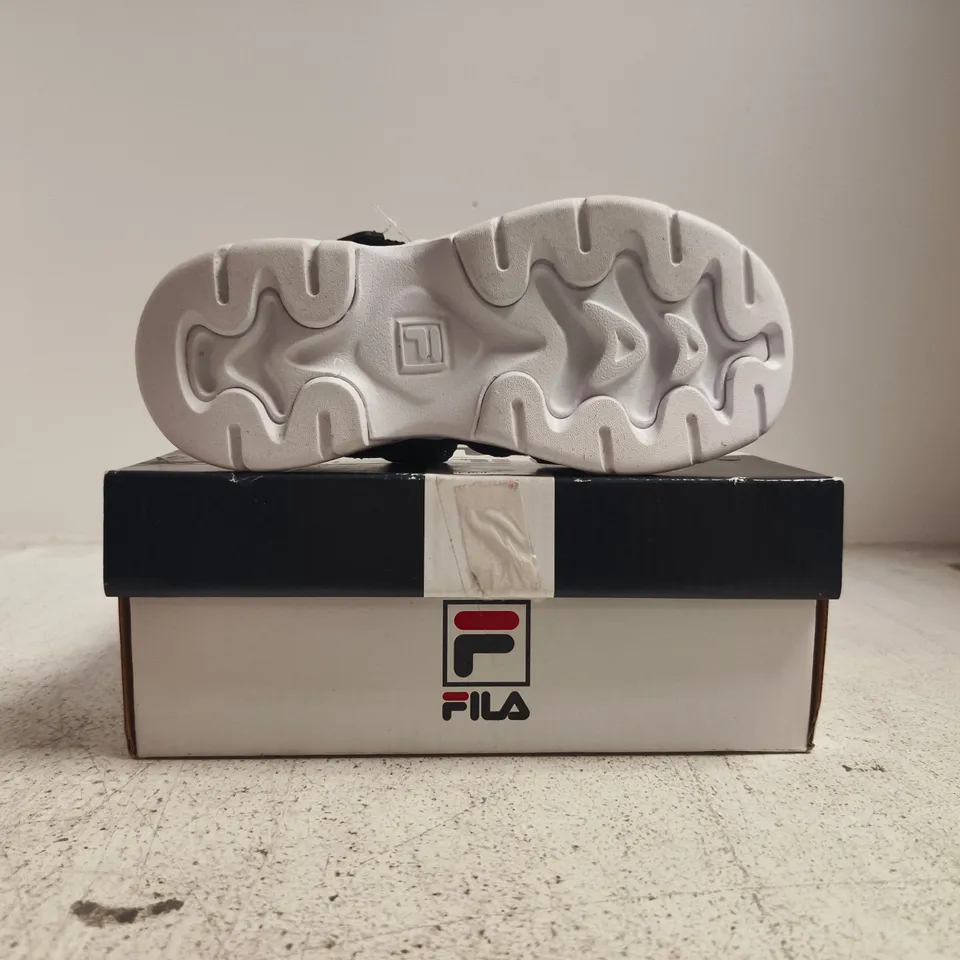 BOXED PAIR OF FILA KID'S SHOES IN BLACK SIZE UK 11