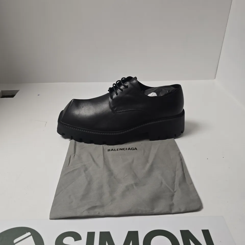 BALENCIAGA LEATHER DERBY SHOES – BLACK SIZE EU 44
