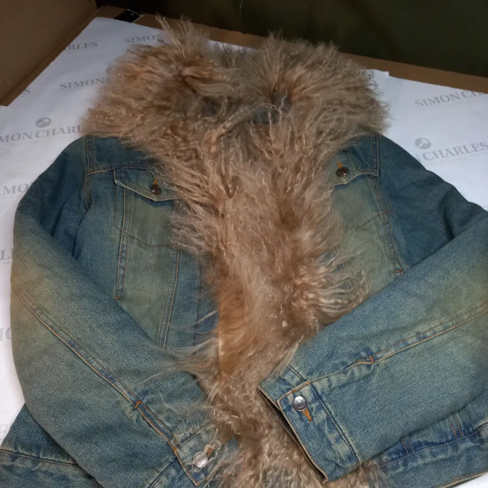 WOMENS DENIM AND FAUX FUR JACKET SIZE UNSPECIFIED