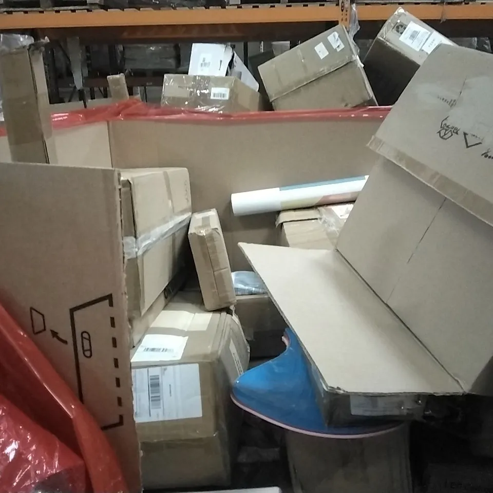 PALLET OF HOUSEHOLD ITEMS TO INCLUDE VIBRATION PLATE, LED WALL LAMP,PORTABLE WOODEN PET RAMP,JUICER AND OTHER ASSORTED ITEMS...