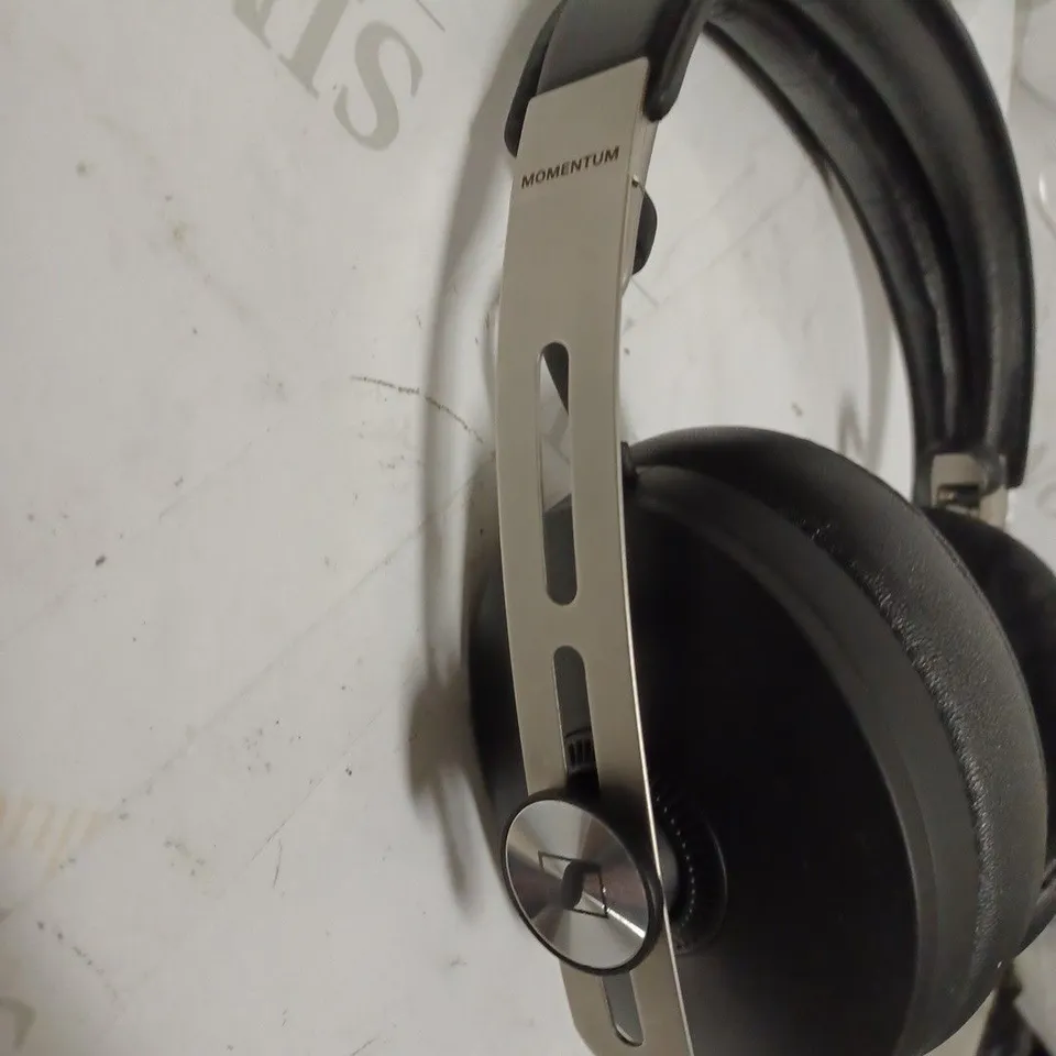 SENNHEISER HEADPHONES