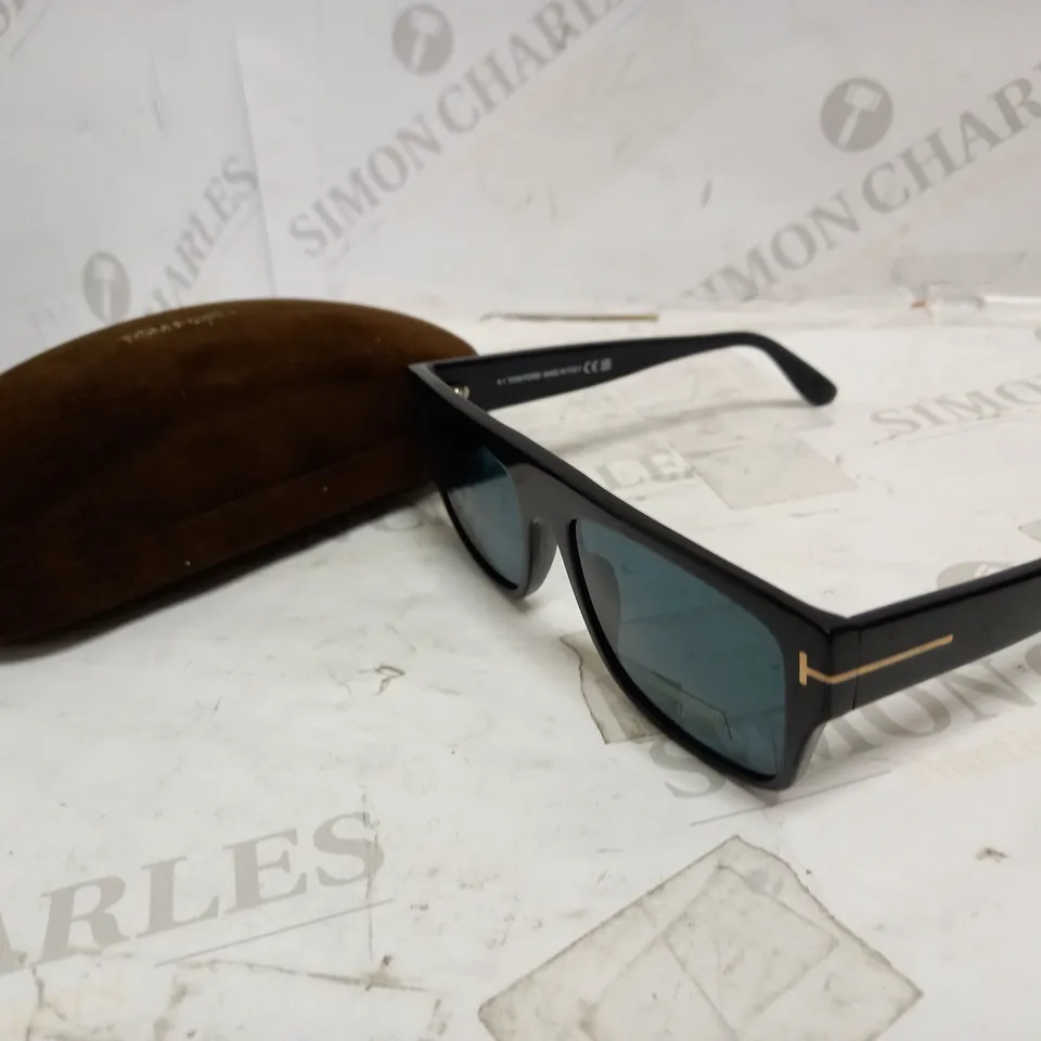 TOM FORD-STYLE SUNGLASSES