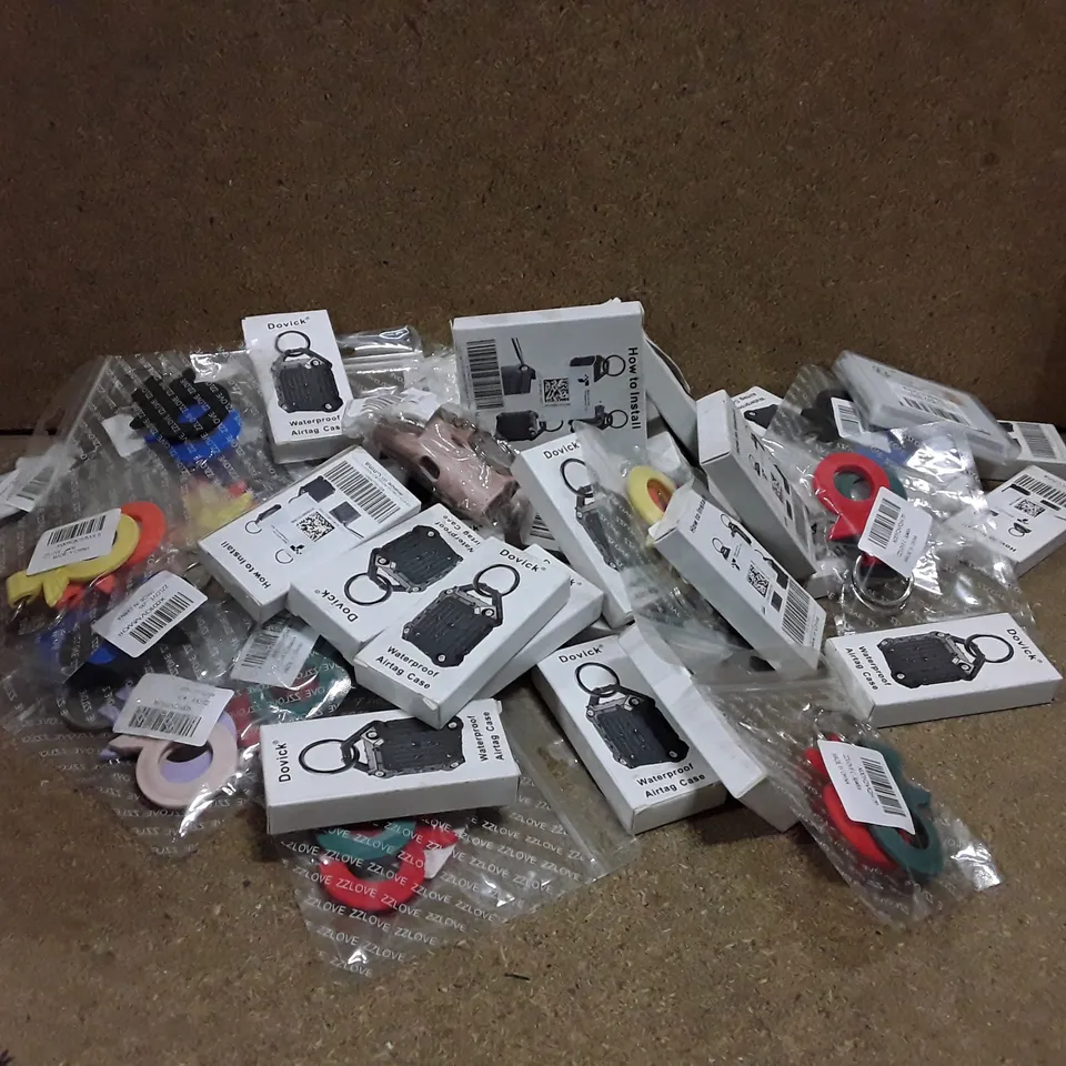 LOT TO CONTAIN 50 ASSORTED ITEMS TO INCLUDE KEY RINGS AND WATERPROOF AIRTAG CASES