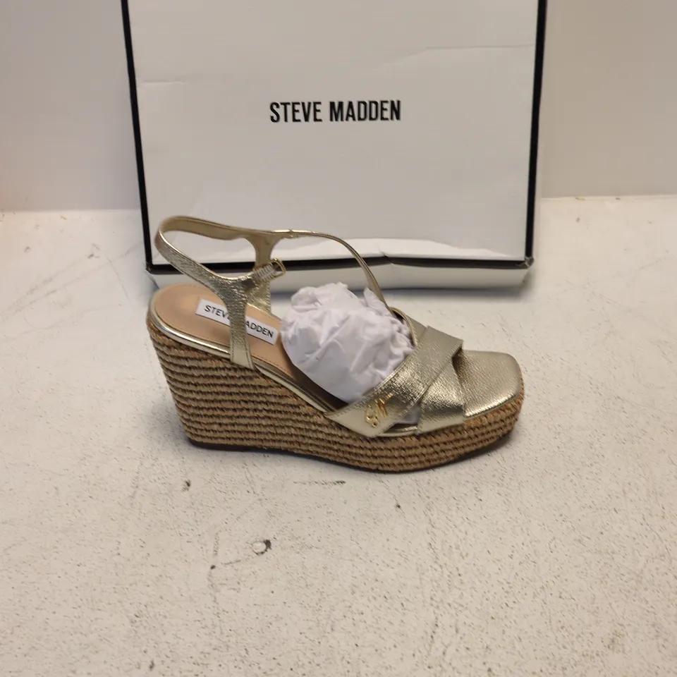 STEVE MADDEN GOLD LEATHER WEDGE SANDALS – WOMEN'S, UK 6 (EU 39) – BOXED