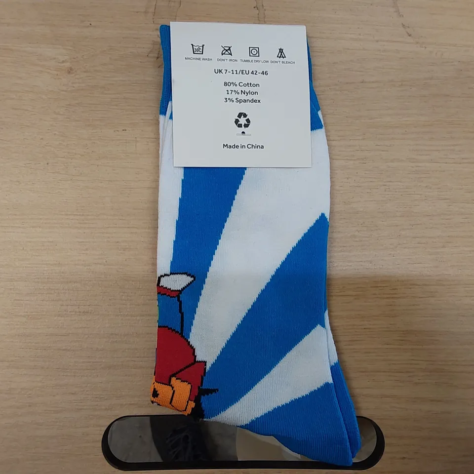 BOX OF APPROXIMATELY 360 PAIRS OF BRAND NEW BIER CO SOCKS (1 BOX)