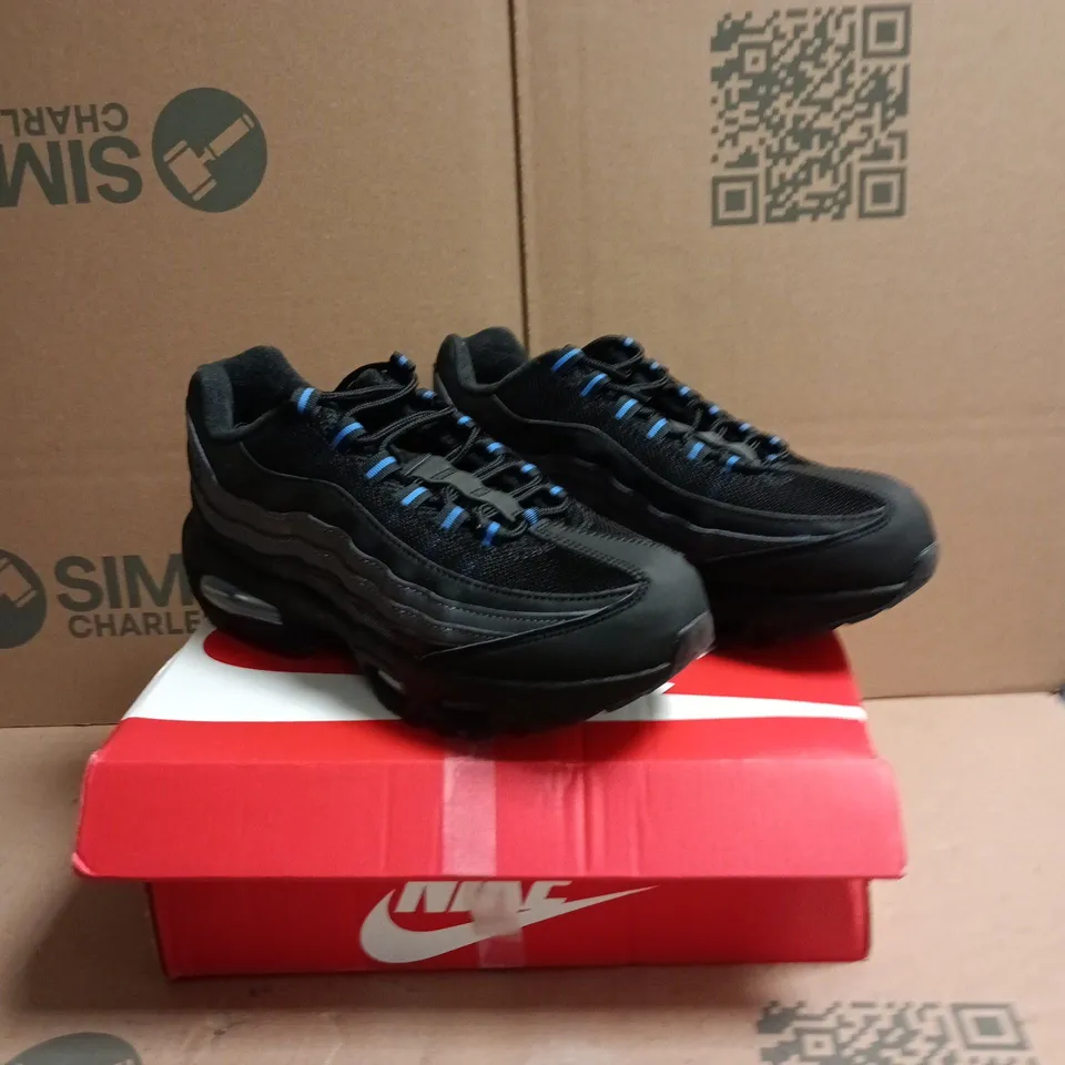NIKE AIR MAX 95 GS YOUTH TRAINERS – BLACK/BLUE, UK 6 (US 6Y)