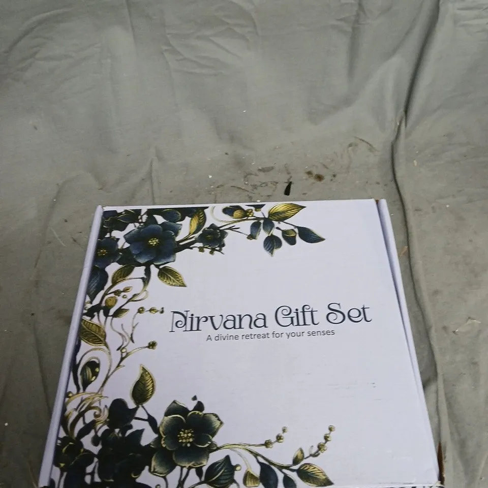 NIRVANA GIFT SET – AROMA CANDLES, INCENSE & BUDDHA FIGURINE