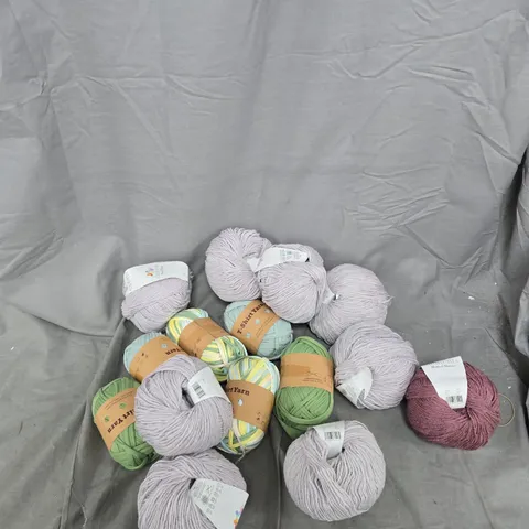 APPROXIMATELY 12 BALLS OF YARN (ASSORTED COLOURS)