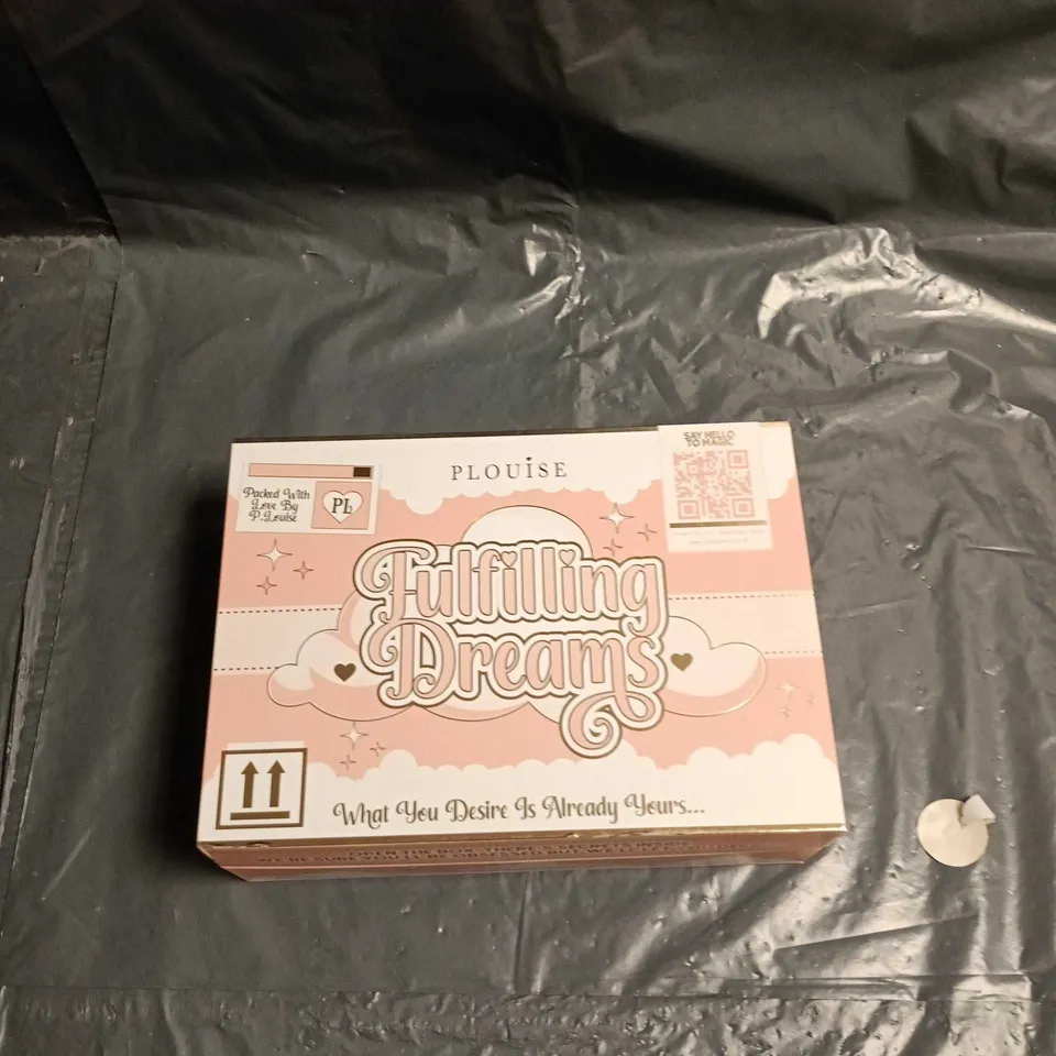 PLOUISE SKIN – FULFILLING DREAMS MAKE-UP BOX SET INCLUDING: MOISTURISER EYE CREAM, HIGHLIGHTER AND EYE PALETTE