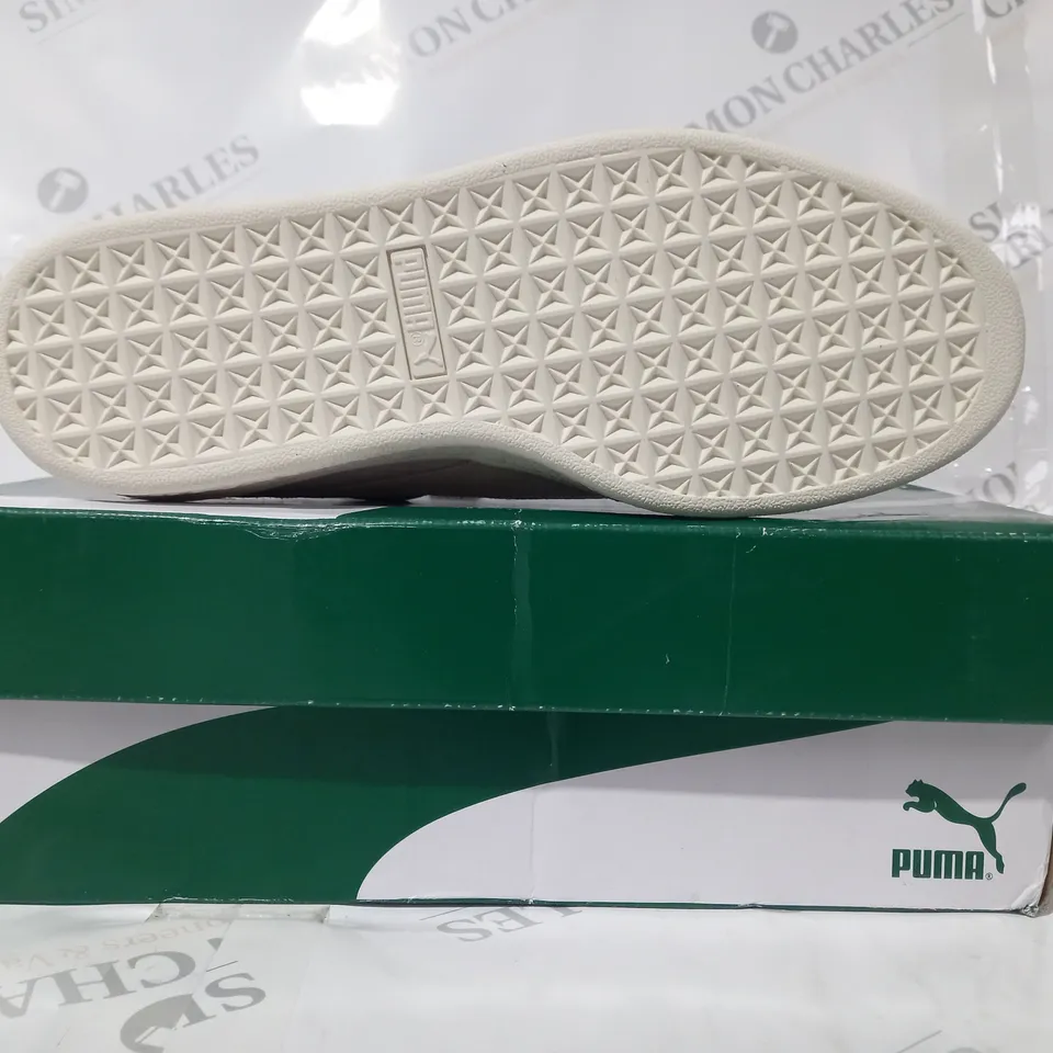 BOXED PAIR OF PUMA SUEDE HEART SHOES IN CLOUD COLOUR UK SIZE 7.5