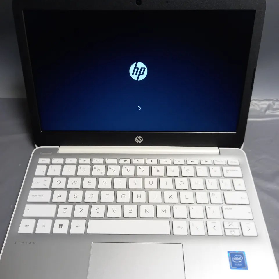 BOXED HP STREAM LAPTOP 11 64GB 4GB ON-BOARD DDR4 SDRAM