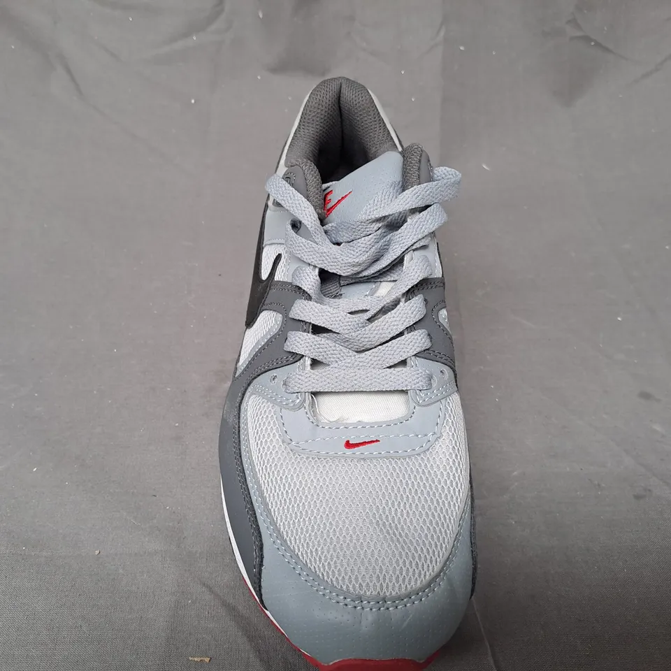 BOXED PAIR OF NIKE AIR MAX SHOES IN GREY UK SIZE 7.5