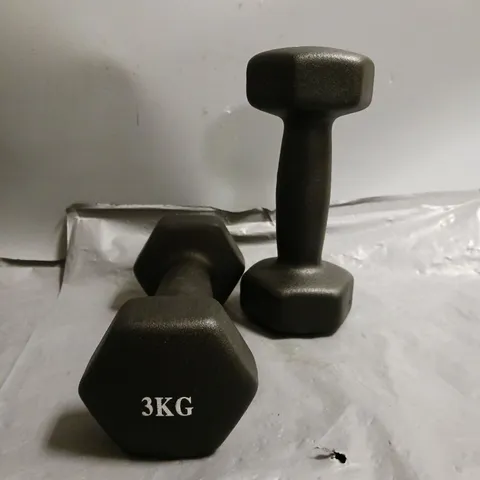 PAIR OF 3KG DUMBELLS IN BLACK