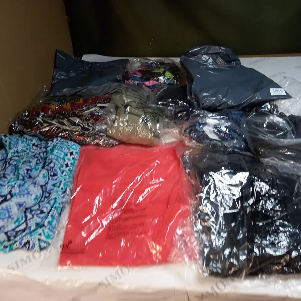 BAG OF APPROX 10 ASSORTED CLOTHING ITEMS TO INCLUDE - MAISON DE NIMES - EMELIA