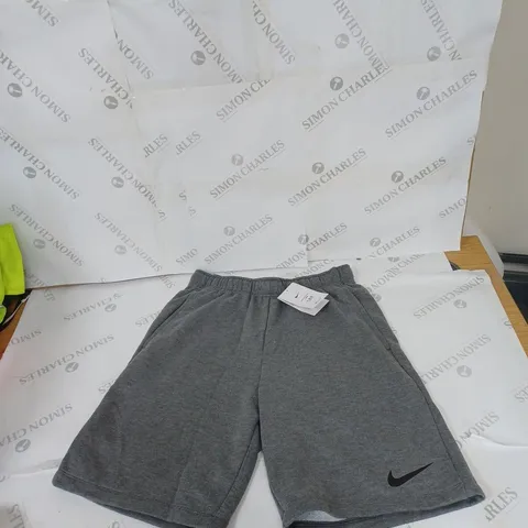 MENS GREY/BLACK NIKE SHORTS SIZE MEDIUM