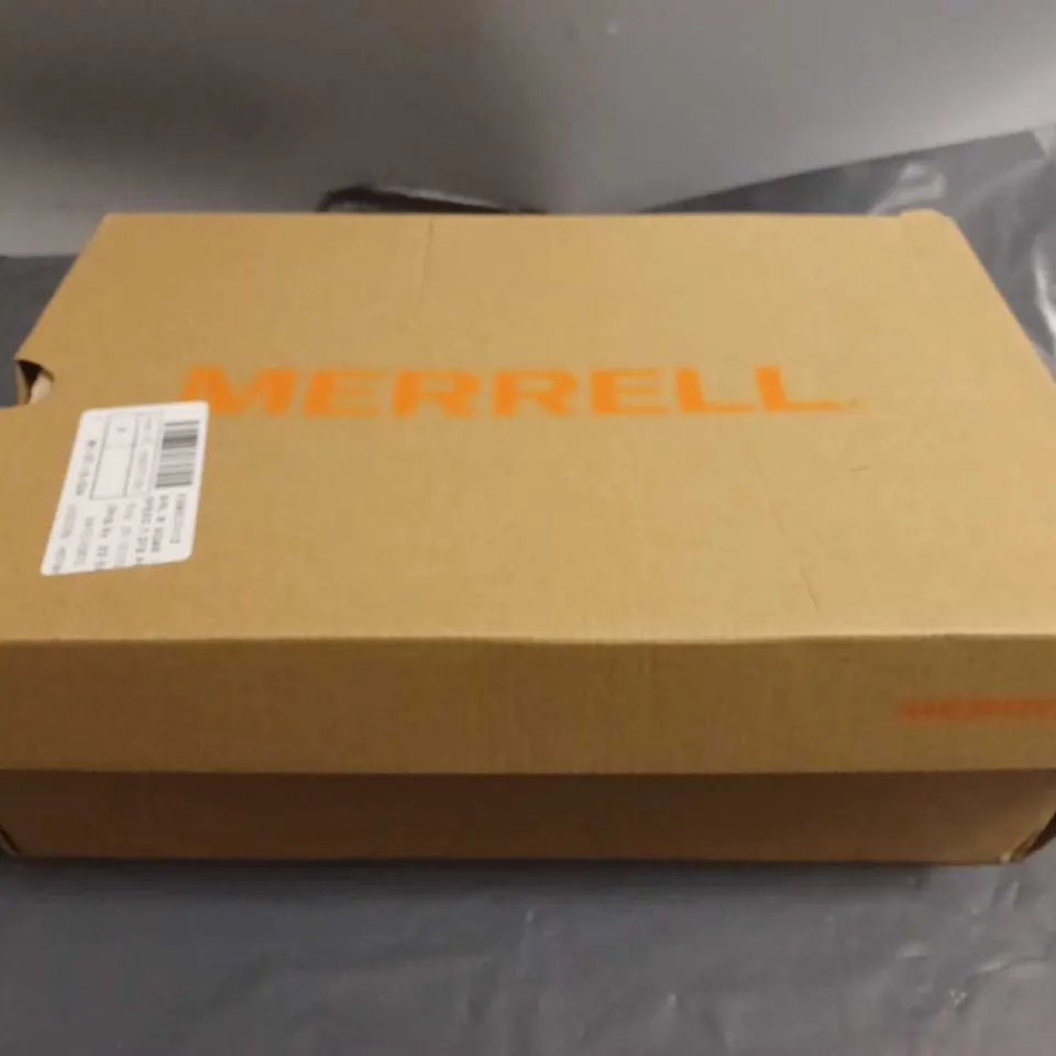 BOXED PAIR OF MERRELL MOAB SPEED 2 GTX TRAINERS IN MAUVE - UK 7