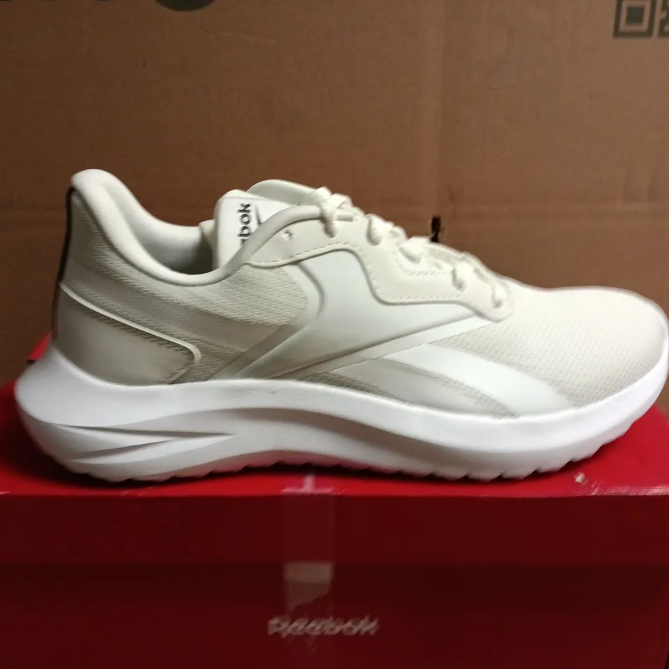 BOXED PAIR OF REEBOK WHITE TRAINERS - UK SIZE 6