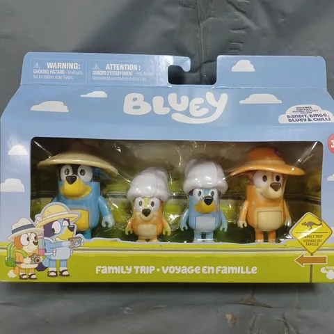 BLUEY FAMILY TRIP FIGURE SET