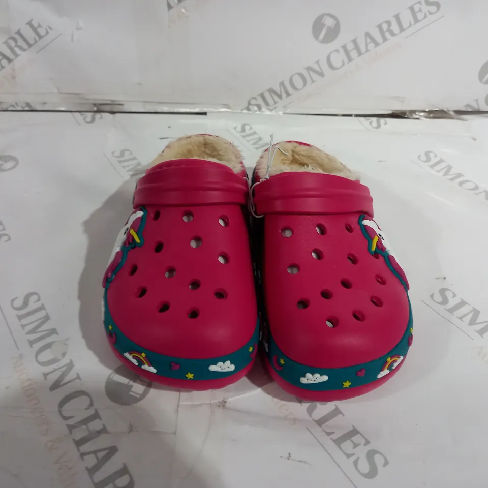 PINK FUR LINED CROC STYLE SLIPPERS KIDS SIZE EU 28