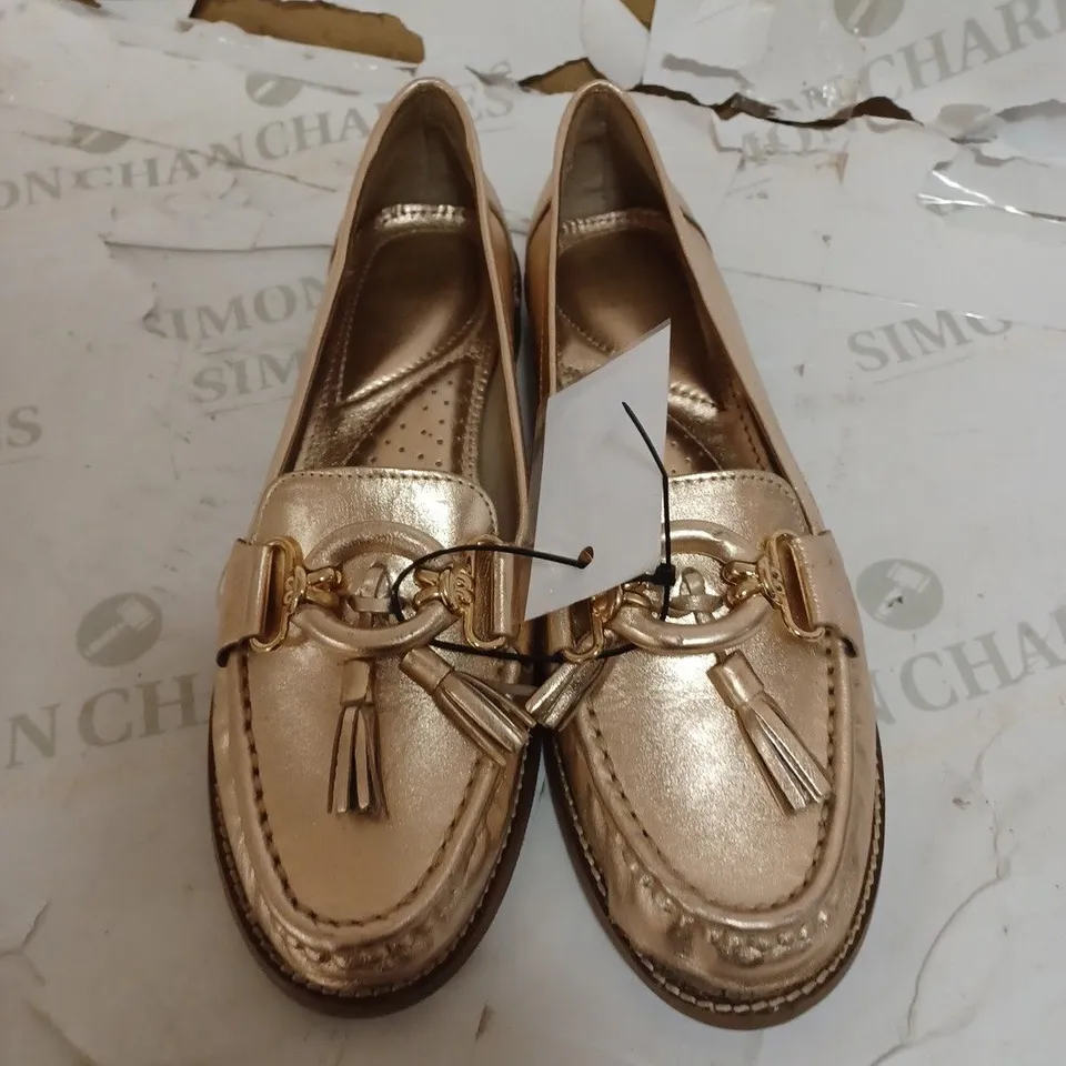 MODA IN PELLE FALCONCIE TASSEL LOAFER SIZE 6