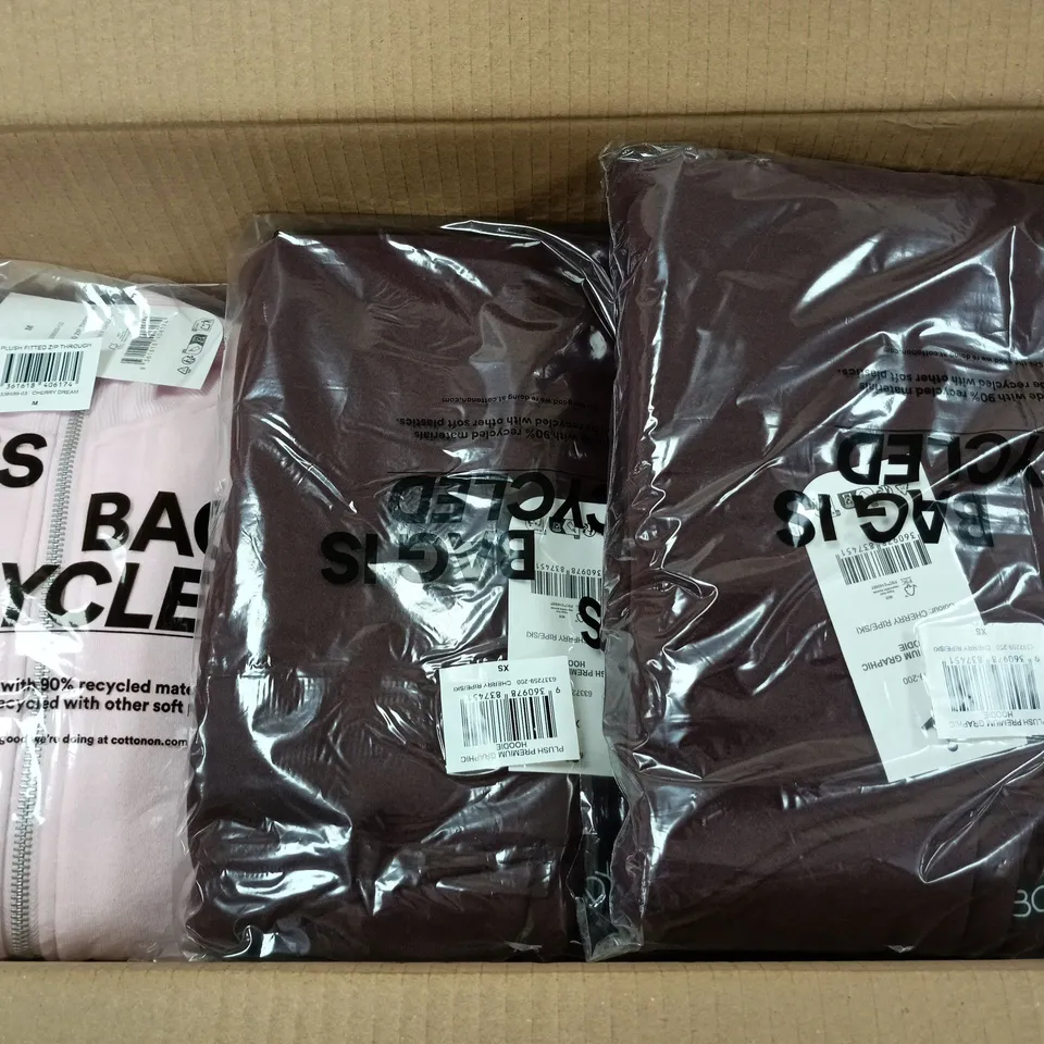 APPROXIMATELY 10 ASSORTED CLOTHING ITEMS IN VARIOUS SIZES, COLOURS & STYLES TO INCLUDE PREMIUM GRAPHIC HOODIE , PLUSH FITTED HOODIE