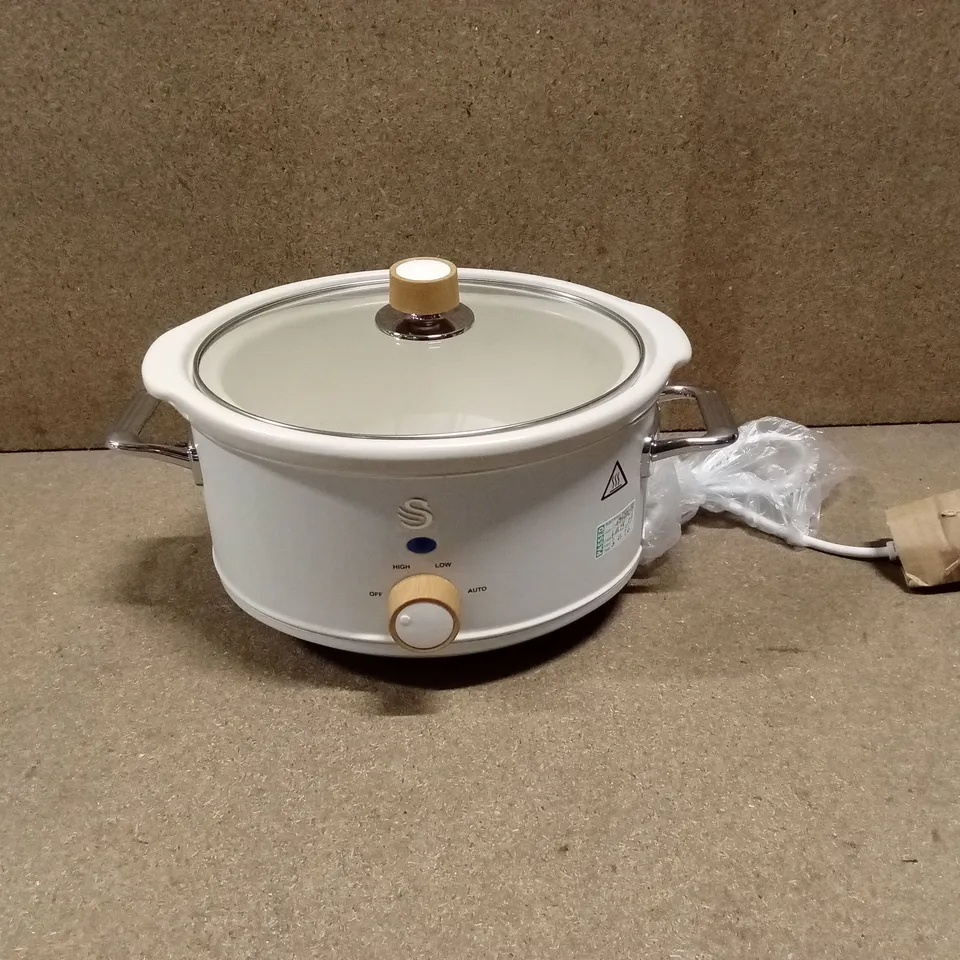 BOXED SWAN 3.5L SLOW COOKER