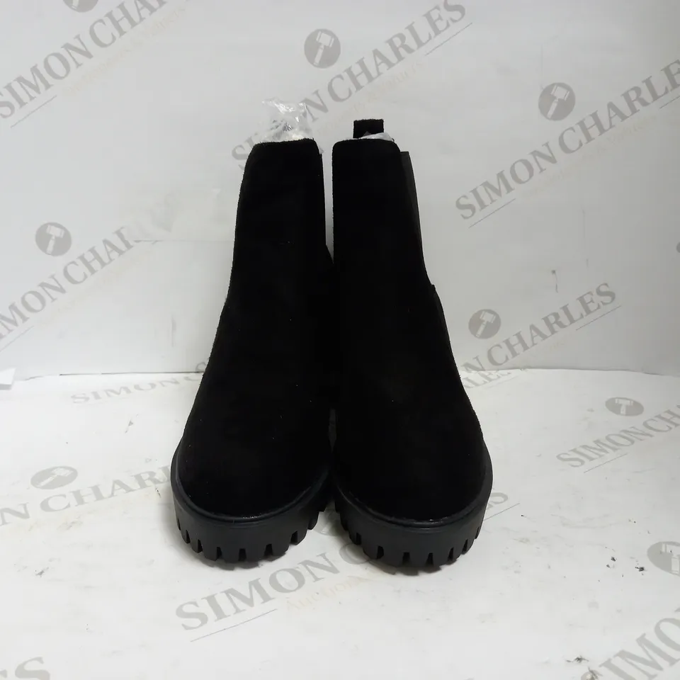 DESIGNER SUEDE EFFECT CHELSEA BOOTS UK SIZE 3.5