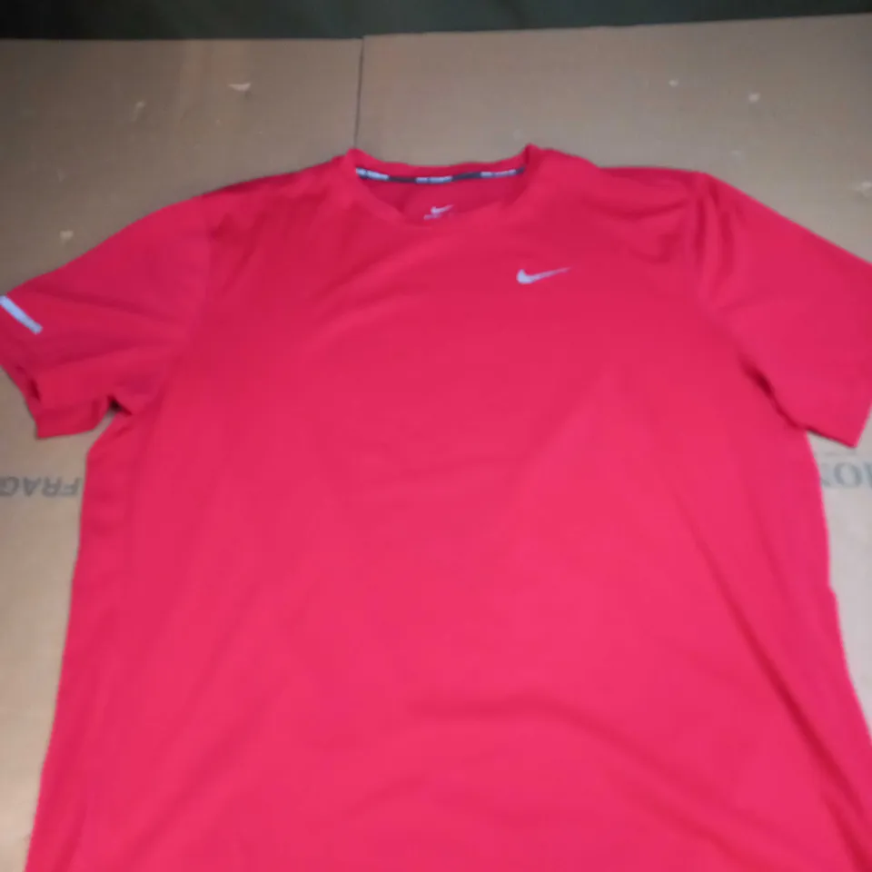 NIKE DRI-FIT RUNNING SHIRT SIZE L