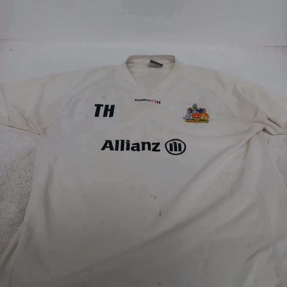 MAIDSTONE UNITED FOOTBALL TOP SIZE M