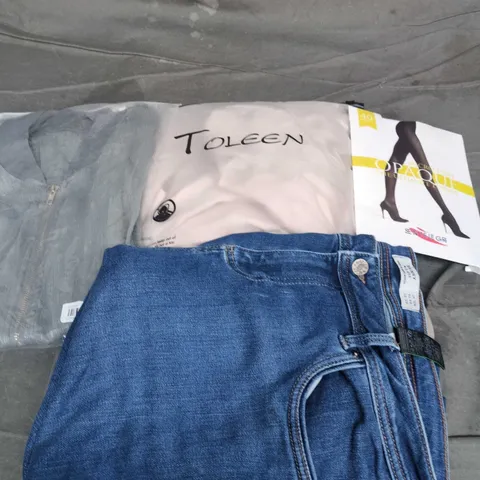 APPROXIMATELY 20 ASSORTED CLOTHING PRODUCTS IN VARIOUS STYLES & SIZES TO INCLUDE JACKETS, T-SHIRTS, DRESSES ETC